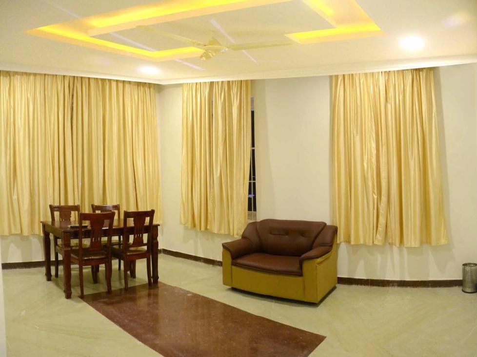 Raya'S Grand Hotel Kumbakonam Exterior foto