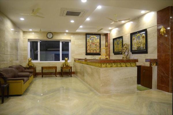 Raya'S Grand Hotel Kumbakonam Exterior foto
